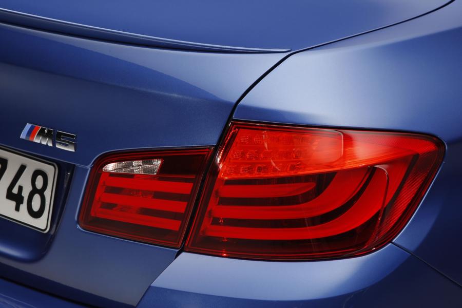  BMW M5 2011 года  (фото 334 из 344)